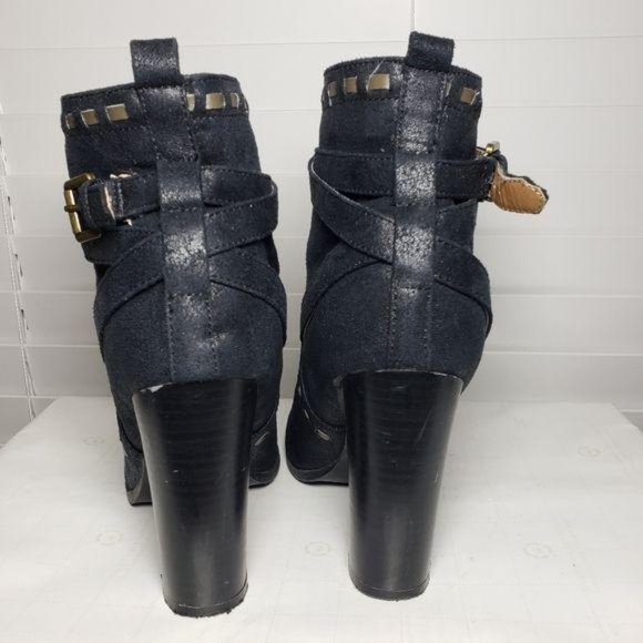 Qupid Black Round Closed Toe Studded Booties - Picture 6 of 11